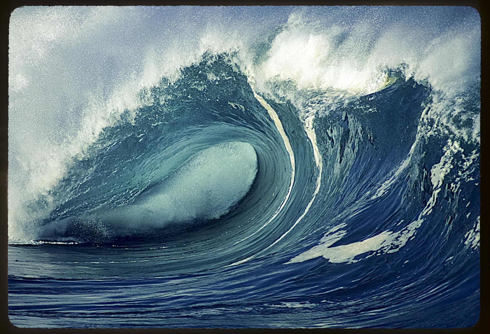 Waimea Shorebreak | BRIAN BIELMANN | Award Winning Surf Photographer